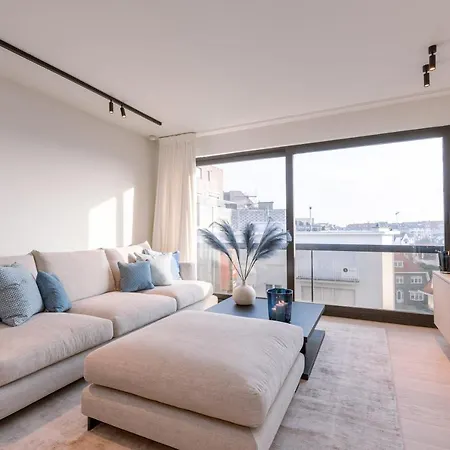 Newly Renovated Near The Beach شقة