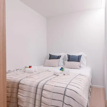 Newly Renovated Near The Beach شقة *