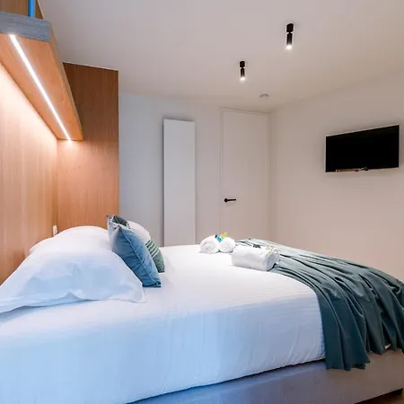 Newly Renovated Near The Beach
