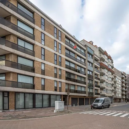 Newly Renovated Near The Beach